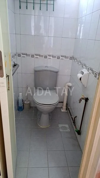 Common Room (HDB) for Rent in  54 Marine Terrace - Image 7