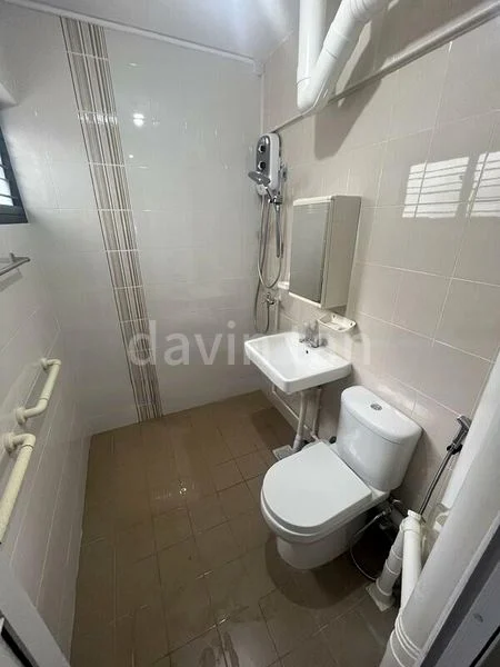4 Room (4A) HDB for Rent in  141 Tampines Street 12 - Image 6