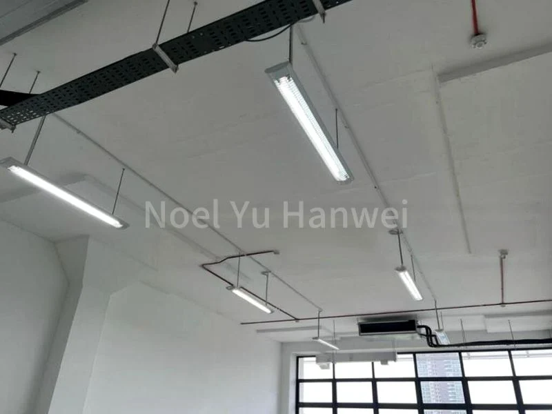 Light Industrial (B1) for Rent: Four Star Building - Image 2