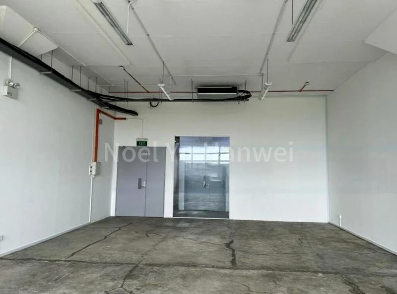 Light Industrial (B1) for Rent: Four Star Building - Image 3