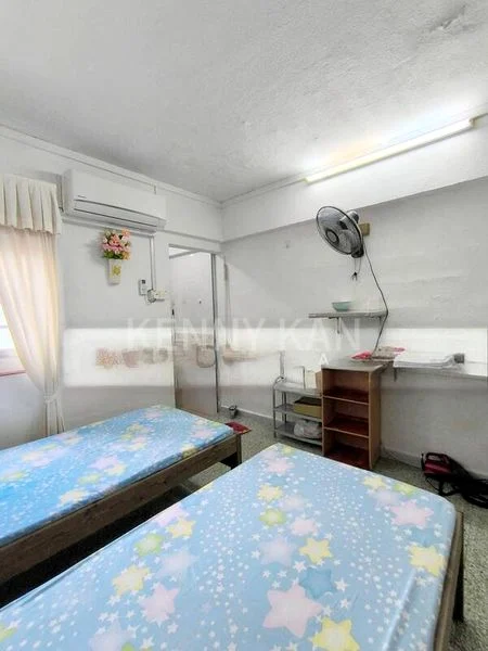 Common Room (HDB) for Rent in  476 Ang Mo Kio Avenue 10 - Image 1
