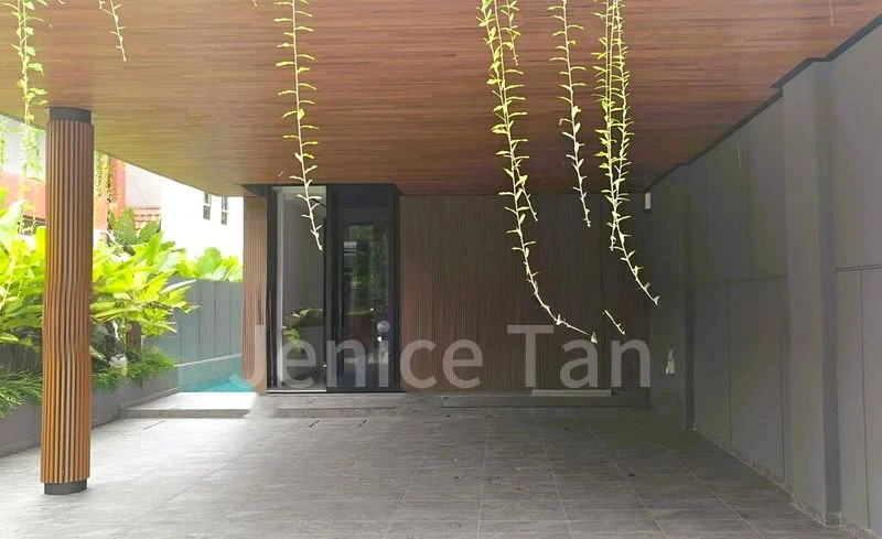 6 Bed Corner Terrace (Landed) for Sale in  The Florence Residences - Image 1