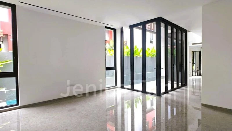 6 Bed Corner Terrace (Landed) for Sale in  The Florence Residences - Image 9