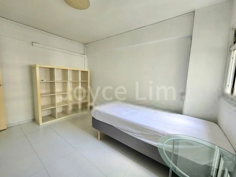 3 Room (3I) HDB for Rent in  4 Holland Close - Image 4