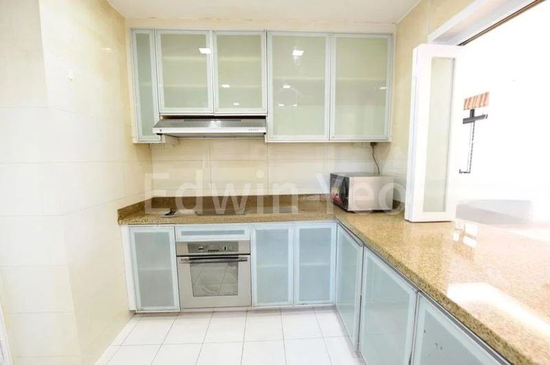 5 Bed Condo for Rent in Spring Grove - Image 15