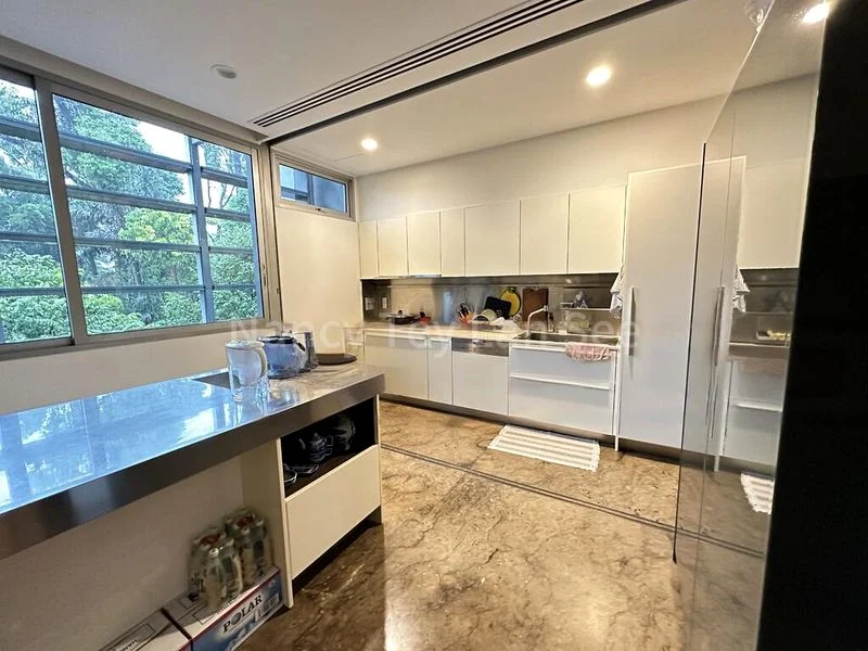 4 Bed Condo for Rent in  Nassim Park Residences - Image 6
