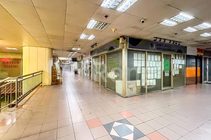 Golden Mile Tower: Retail Shop for Sale - Image 1