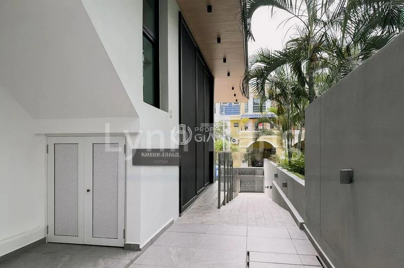 6 Bed Semi-Detached House (Landed) for Sale in Kembangan Estate - Image 4