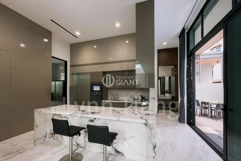 6 Bed Semi-Detached House (Landed) for Sale in Kembangan Estate - Image 14