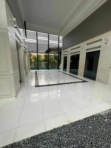 6 Bed Bungalow (Landed) for Rent in Linden Drive - Image 6