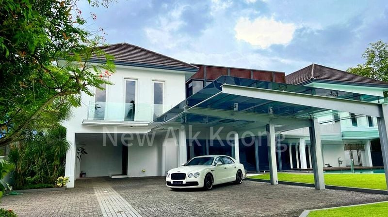 6 Bed Bungalow (Landed) for Rent in Linden Drive - Image 1
