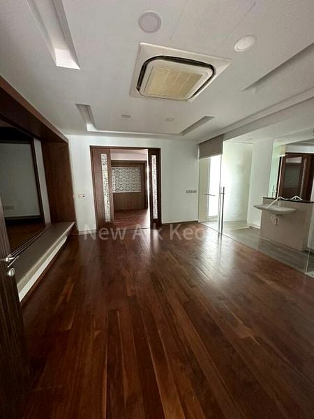 6 Bed Bungalow (Landed) for Rent in Linden Drive - Image 5