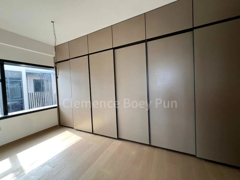 4 Bed Condo for Sale in  Sceneca Residence / Sceneca Square - Image 7