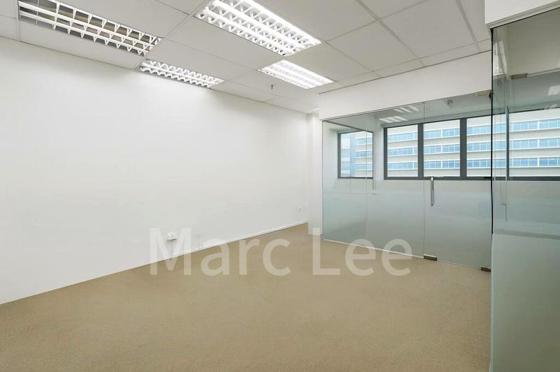 Light Industrial (B1) for Rent: Zervex - 1,200 Sq Ft Shop / Unit on Oldham Street - Image 4