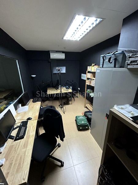 Office for Rent: Fragrance Building - Image 1