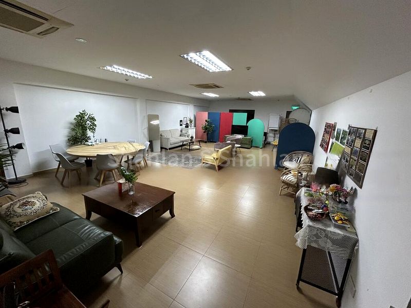 Office for Rent: Fragrance Building - Image 2