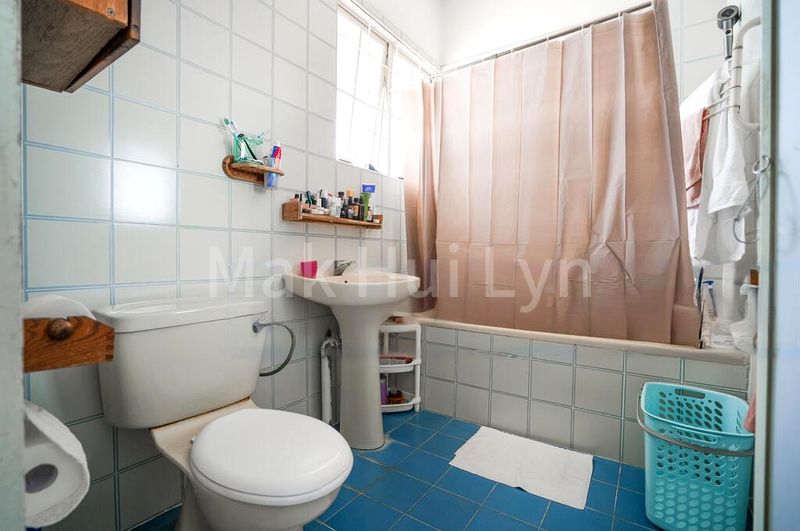 4 Bed Semi-Detached House (Landed) for Sale in Eastlink - Image 4