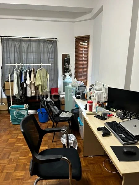 3 Bed Condo for Sale in Gold Coast Condominium - Image 5