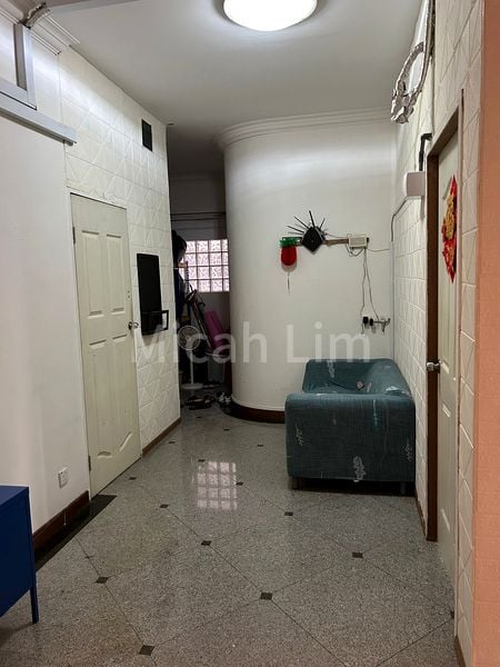 3 Bed Condo for Sale in Gold Coast Condominium - Image 1