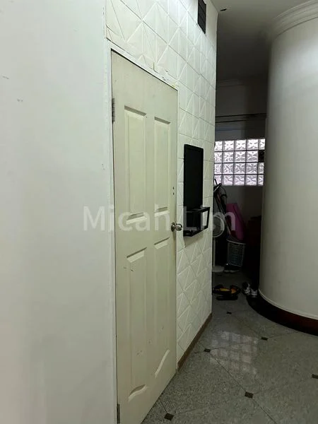 3 Bed Condo for Sale in Gold Coast Condominium - Image 2