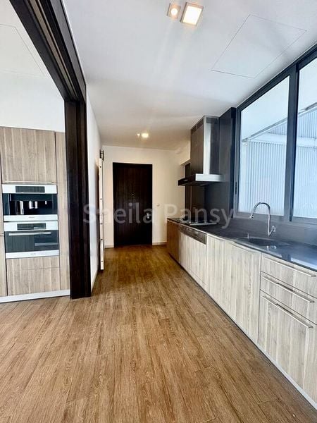 4 Bed Condo for Rent in  Cape Royale - Image 10