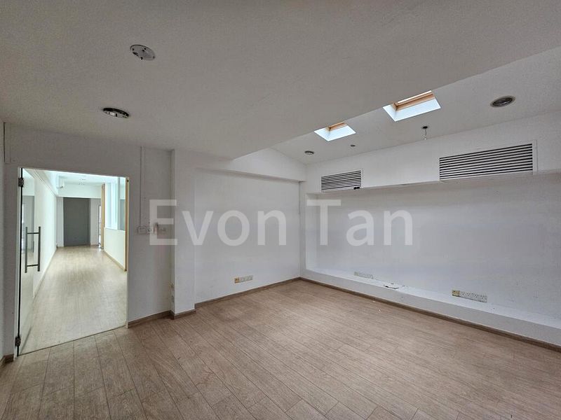 Shop / Shophouse for Rent:  Partitioned Shophouse | Flexible Use, 3 Rooms - Image 3