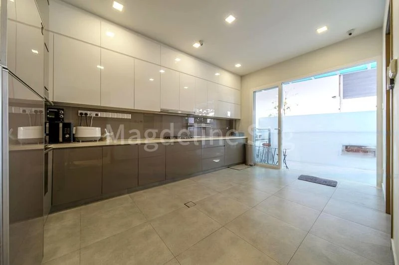 7 Bed Terraced House (Landed) for Sale in  Lorong 16 Geylang - Image 16