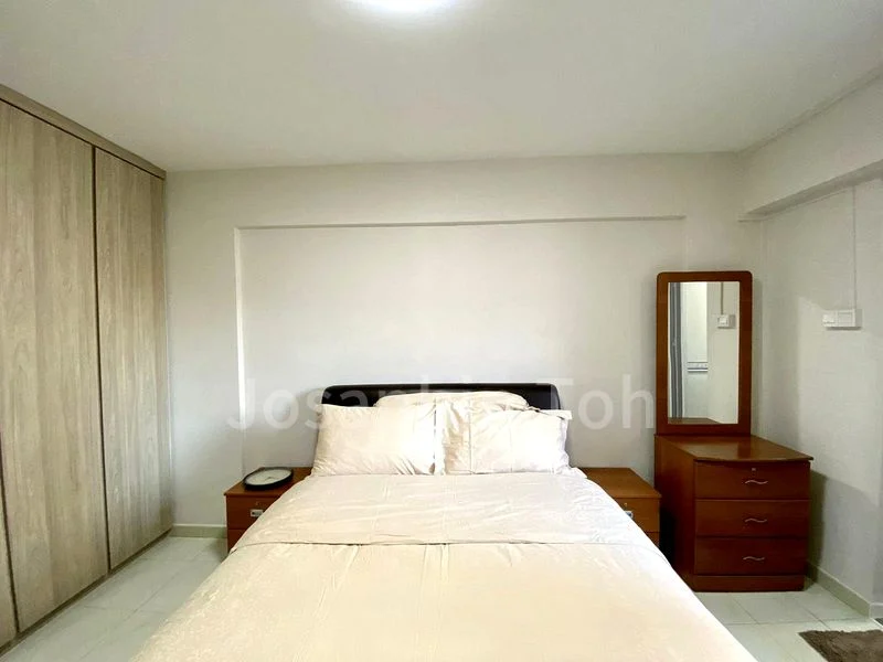 Master Room (HDB) for Rent in 172 Bishan Street 13 - Image 1