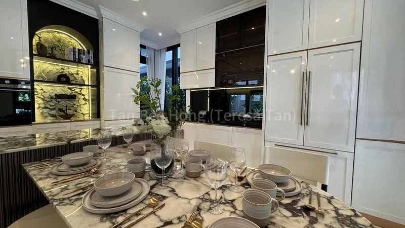 5 Bed Semi-Detached House (Landed) for Sale in  Jalan Loyang Besar - Image 2