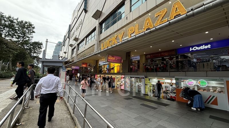 Mall Shop for Rent in Lucky Plaza - Image 3