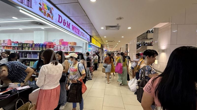 Mall Shop for Rent in Lucky Plaza - Image 23