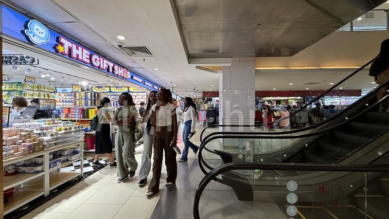 Mall Shop for Rent in Lucky Plaza - Image 13