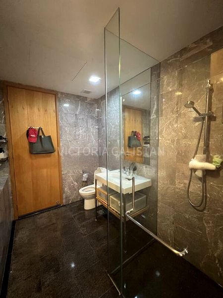 4 Bed Condo for Rent in  Draycott Eight - Image 7