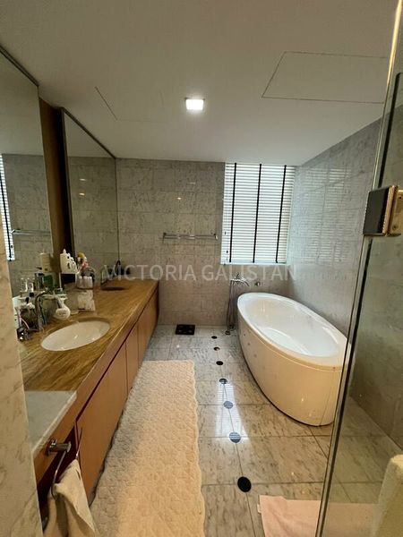 4 Bed Condo for Rent in  Draycott Eight - Image 10