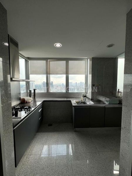 4 Bed Condo for Rent in  Draycott Eight - Image 2