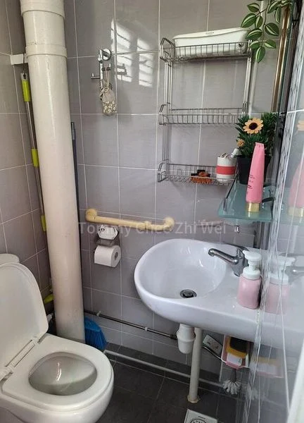 Common Room (HDB) for Rent in  678 Hougang Avenue 8 - Image 5