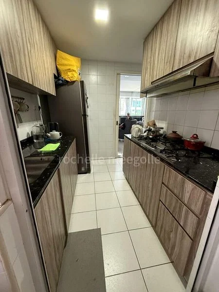 2 Bed Condo for Rent in The Esparis - Image 6