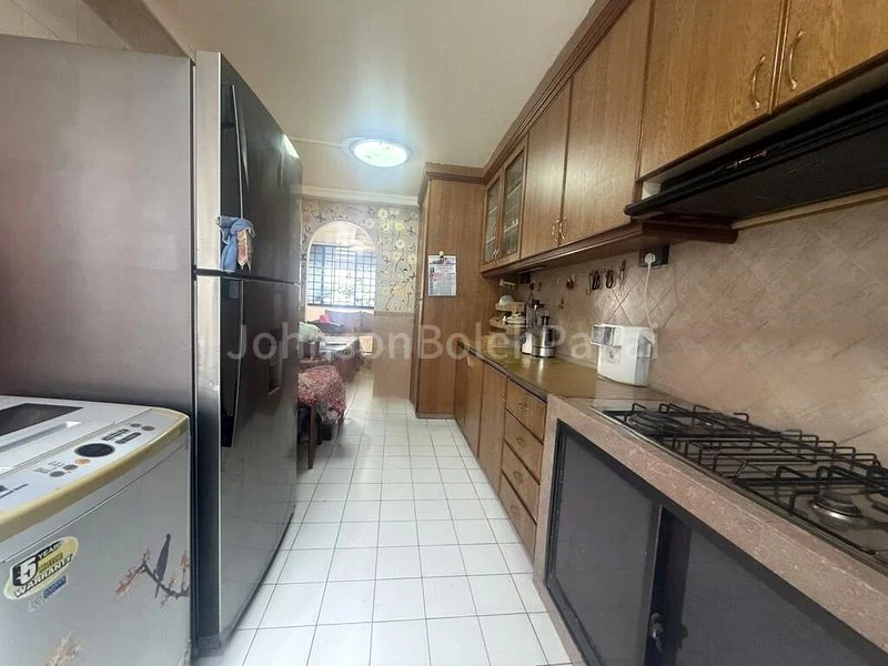 4 Room (4S) HDB for Sale in  348 Woodlands Avenue 3 - Image 4