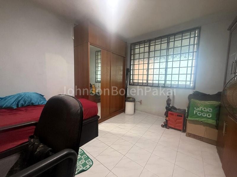 4 Room (4S) HDB for Sale in  348 Woodlands Avenue 3 - Image 7