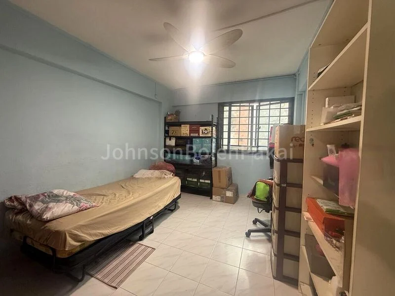 4 Room (4S) HDB for Sale in  348 Woodlands Avenue 3 - Image 6