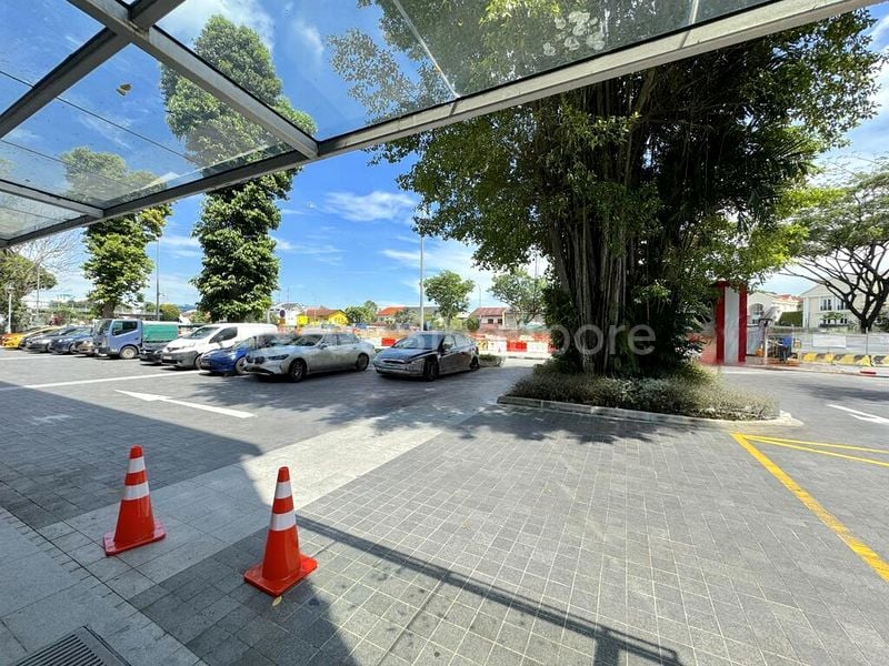 Large Warehouse with High Ceilings in Central Singapore, Bukit Timah. - Image 3