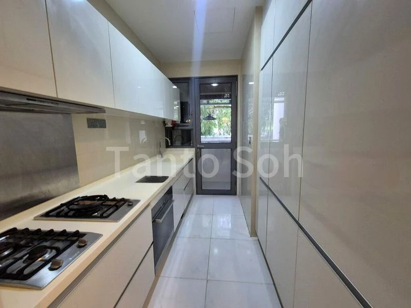 3 Bed Condo for Rent in  Holland Residences - Image 7