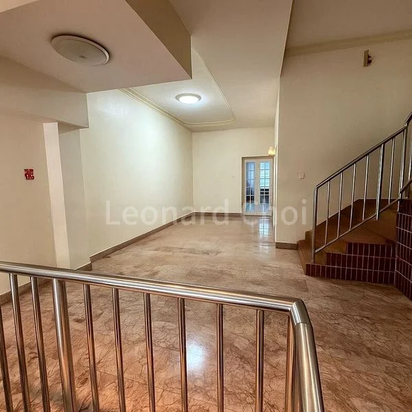 5 Bed Terraced House (Landed) for Sale in Frankel Estate - Image 3