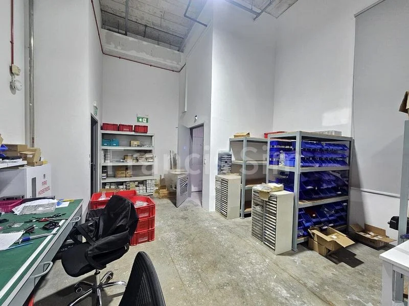 Light Industrial (B1) for Rent: Nordcom I - Image 1