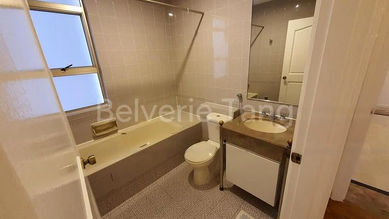 4 Bed Condo for Rent in  Leonie Condotel - Image 12