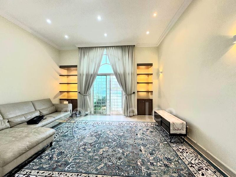 3 Bed Condo for Rent in Parbury Hill Condominium - Image 2