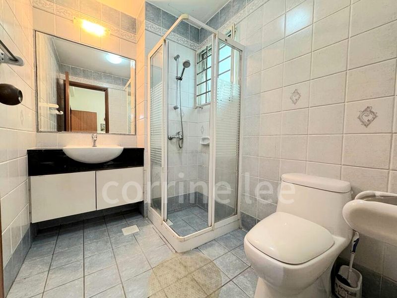 3 Bed Condo for Rent in Parbury Hill Condominium - Image 6