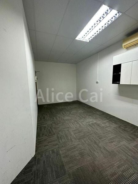 Light Industrial (B1) for Rent: Hillview Warehouse - Image 1