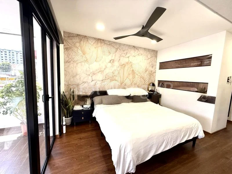 4 Bed Terraced House (Landed) for Sale in  Jalan Mesra - Image 6