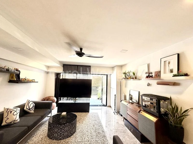 4 Bed Terraced House (Landed) for Sale in  Jalan Mesra - Image 3